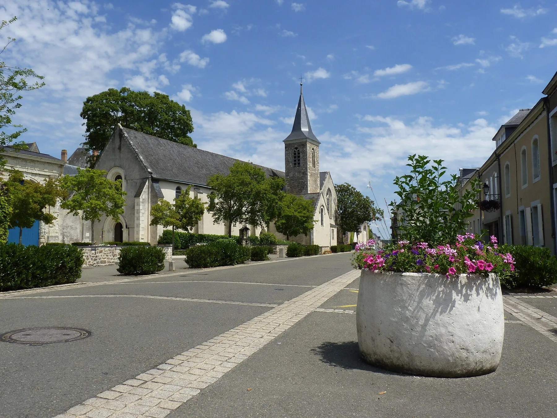 Sarthe - Bourg de Solesmes