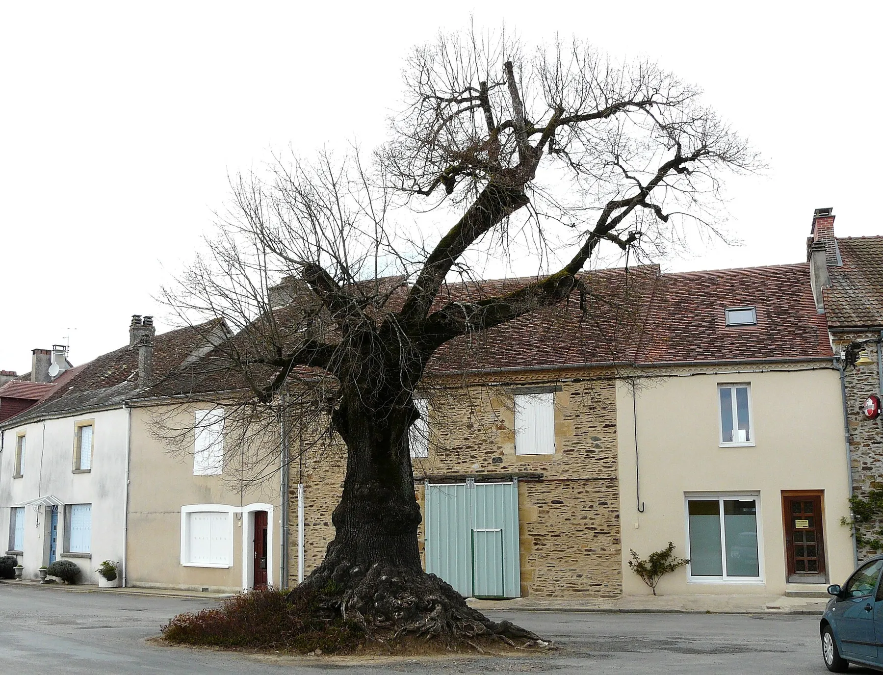 La place du bourg, Angoisse, Dordogne, France