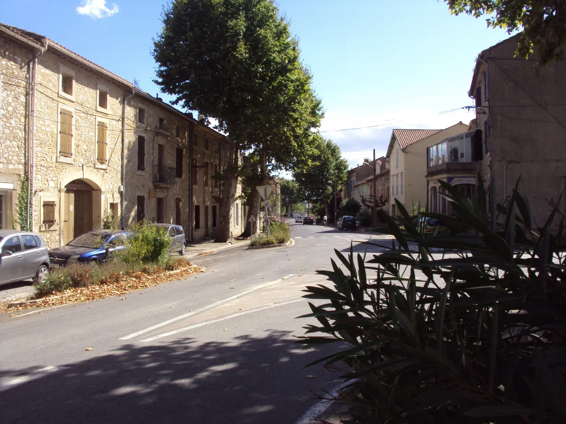 Avenue de la Gare à Bize-Minervois (Aude, France)