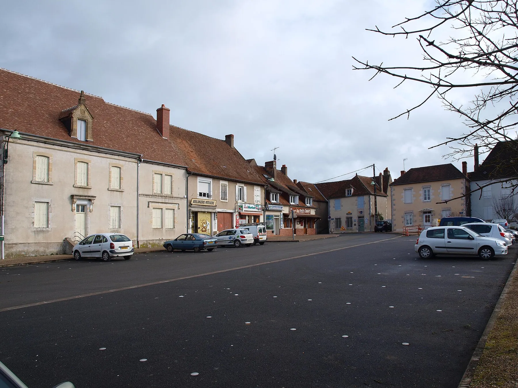 Boulleret (Cher, France) ; la place.