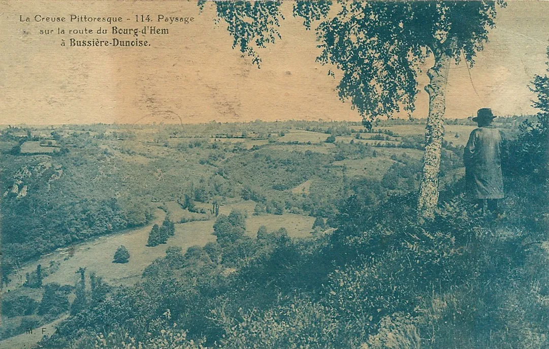 Paysage sur la route du Bourg d'Hem à Bussière-Dunoise (Creuse) - vers 1920