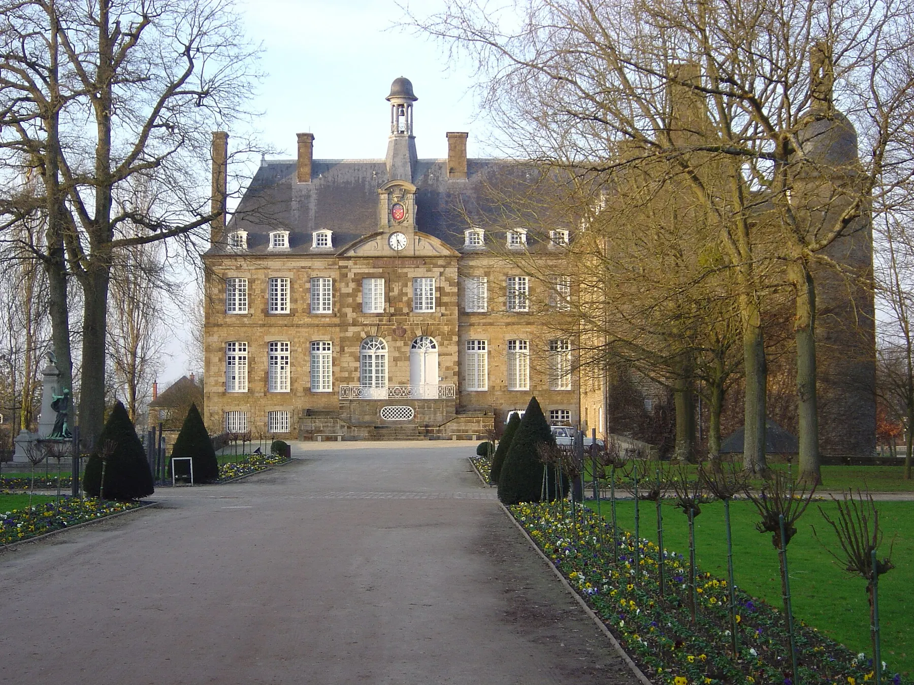 Photo du château de Flers de l'Orne (Mairie) prise le 04/02/07.