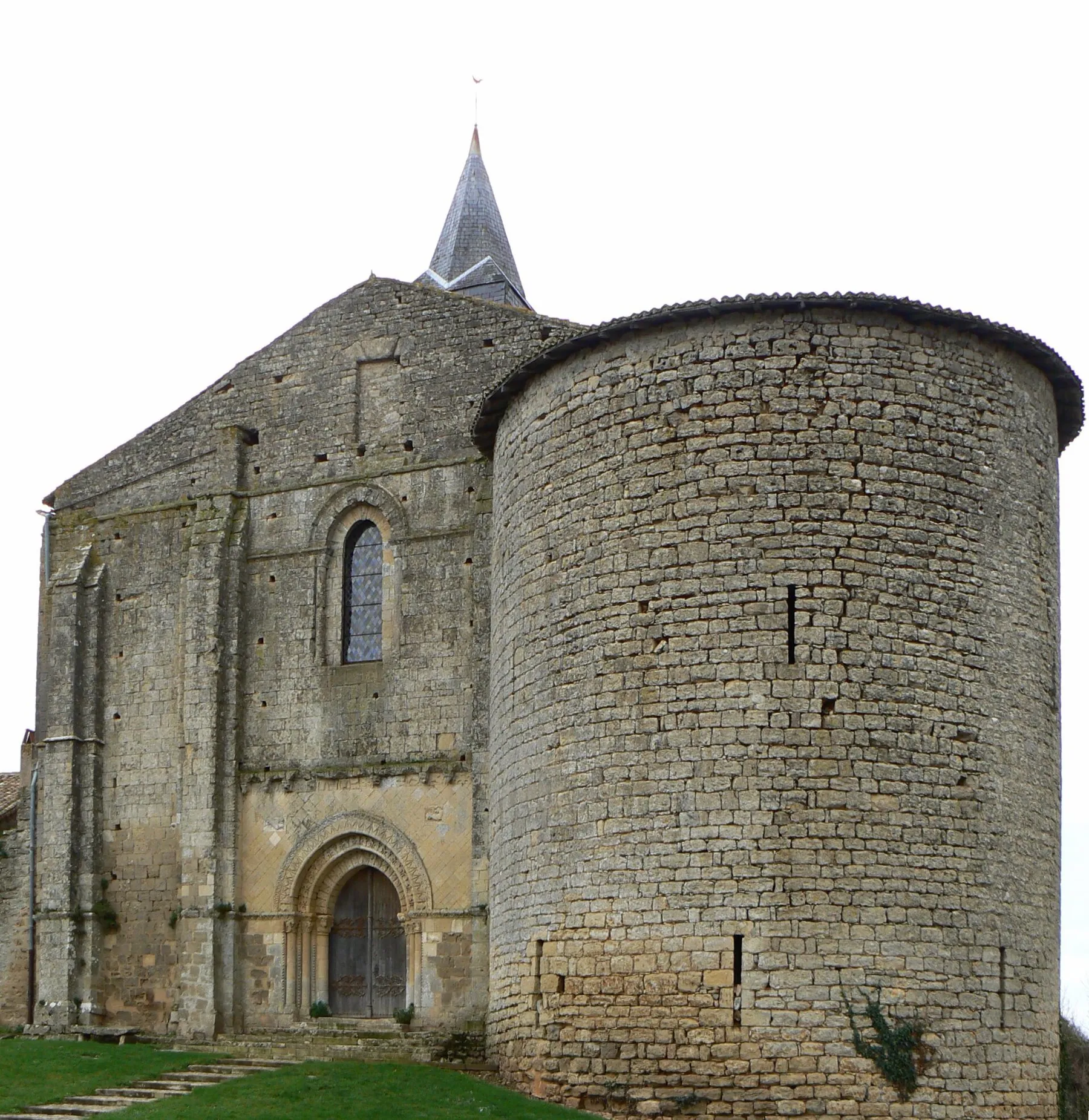Château-Larcher église.