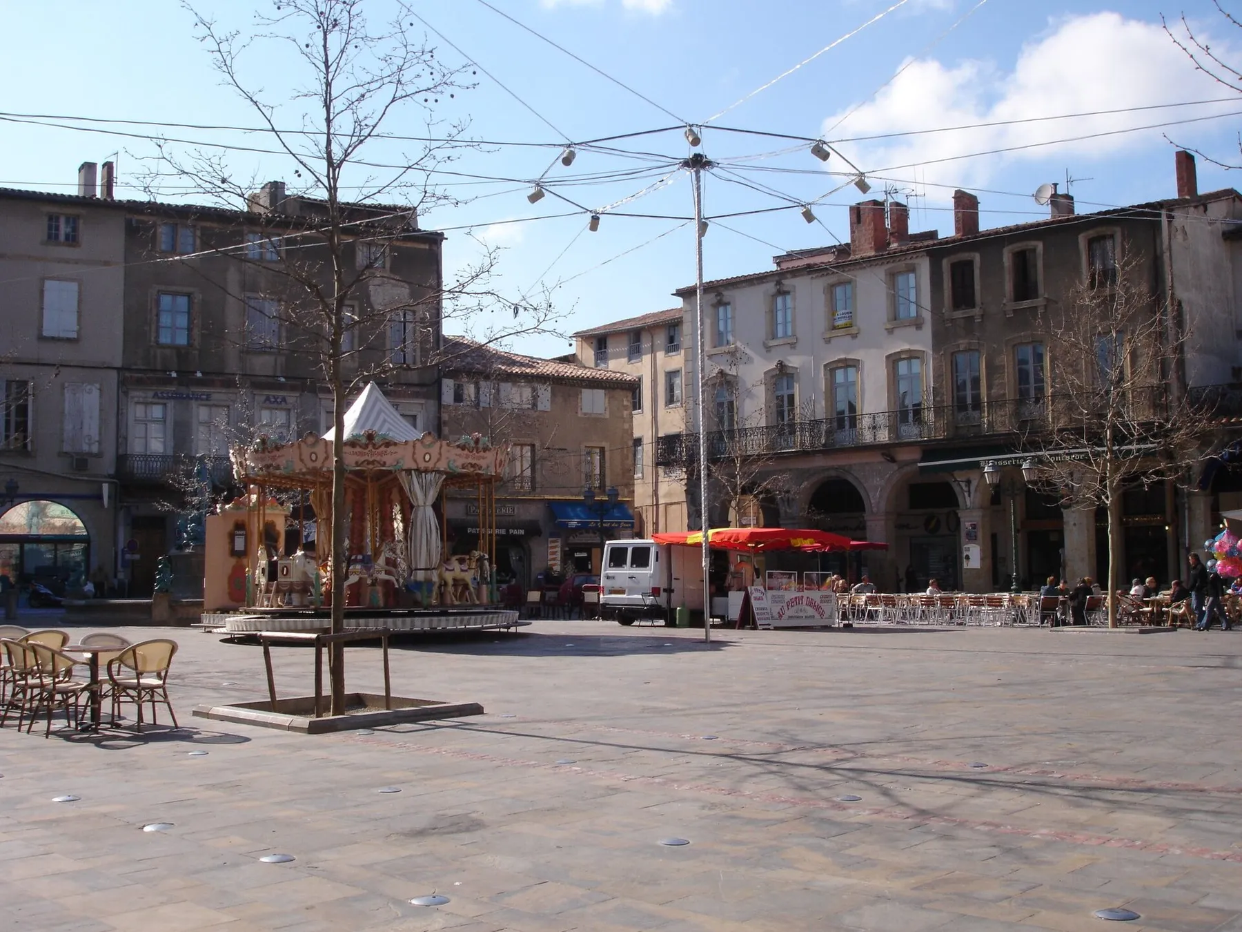 Place de la République à Limoux (Aude, France).