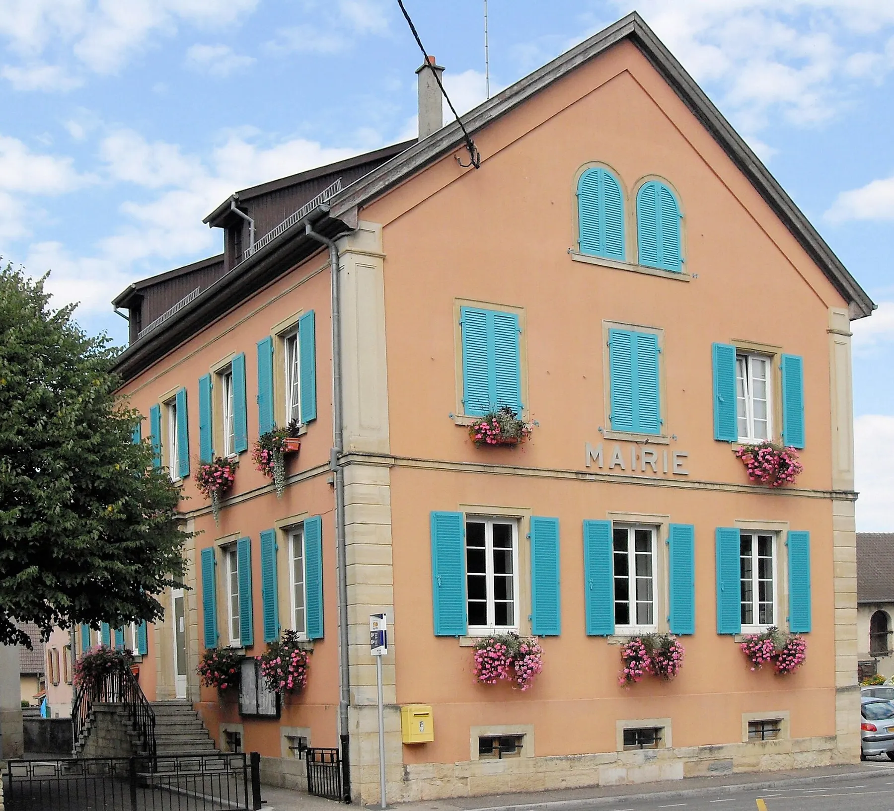 La mairie et l'ancienne école de Hirtzbach