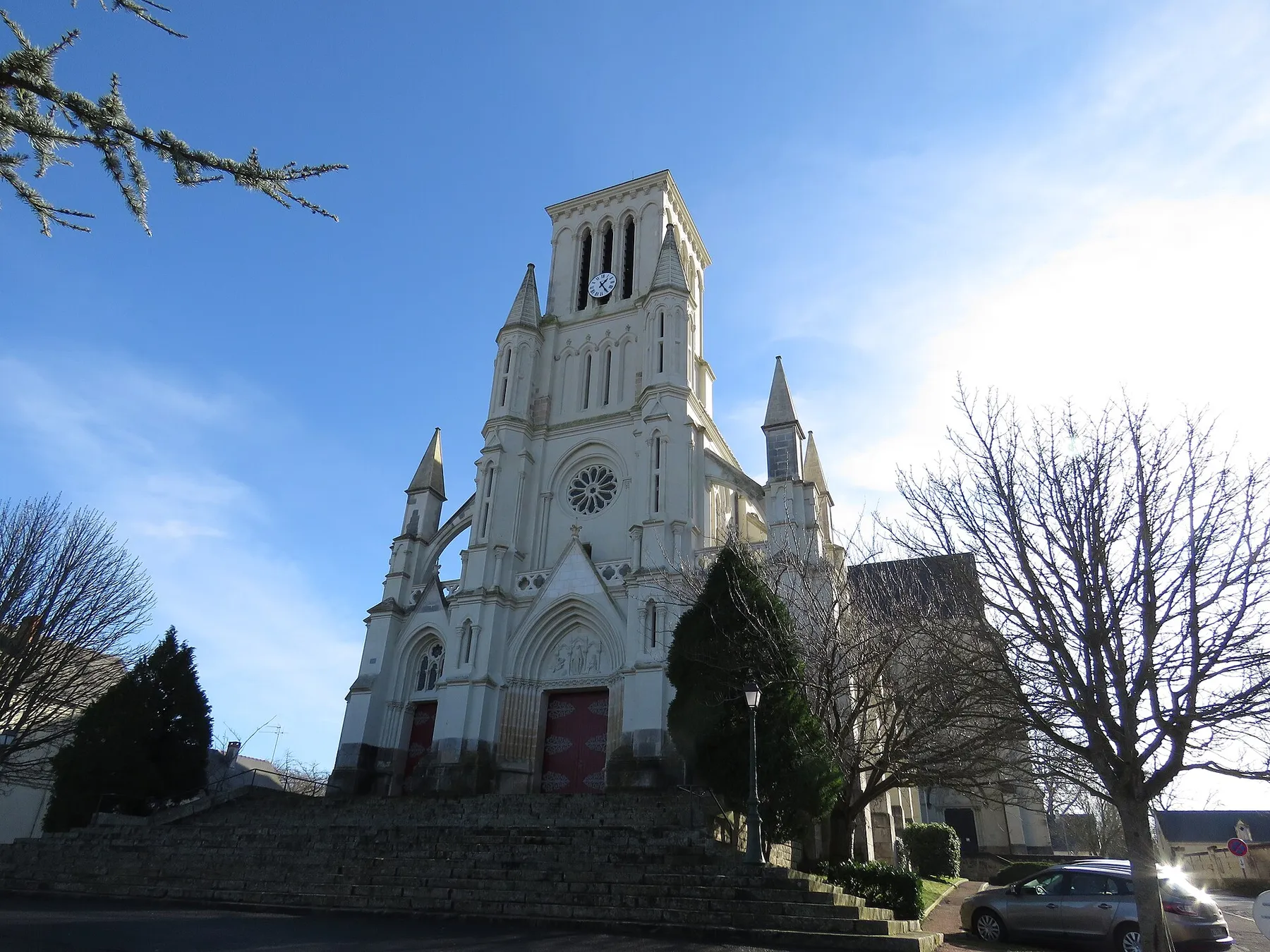 Église de Longué à Longué-Jumelles (Maine-et-Loire, France).