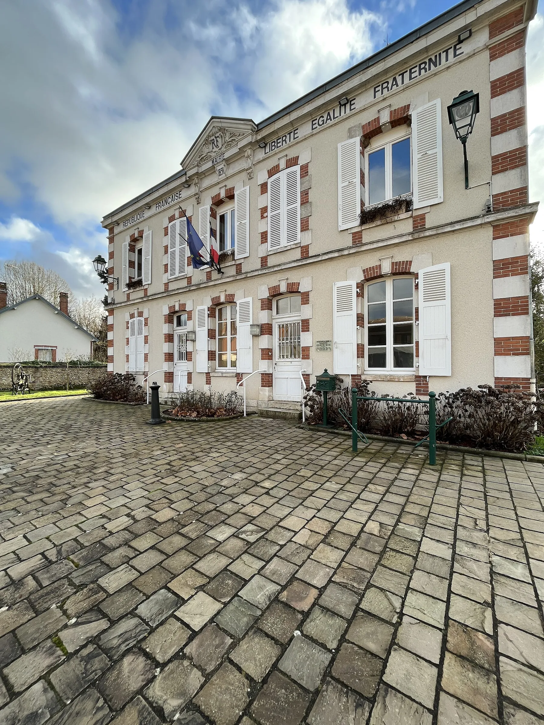Mairie de Saint-Gondon (Loiret) en janvier 2023.