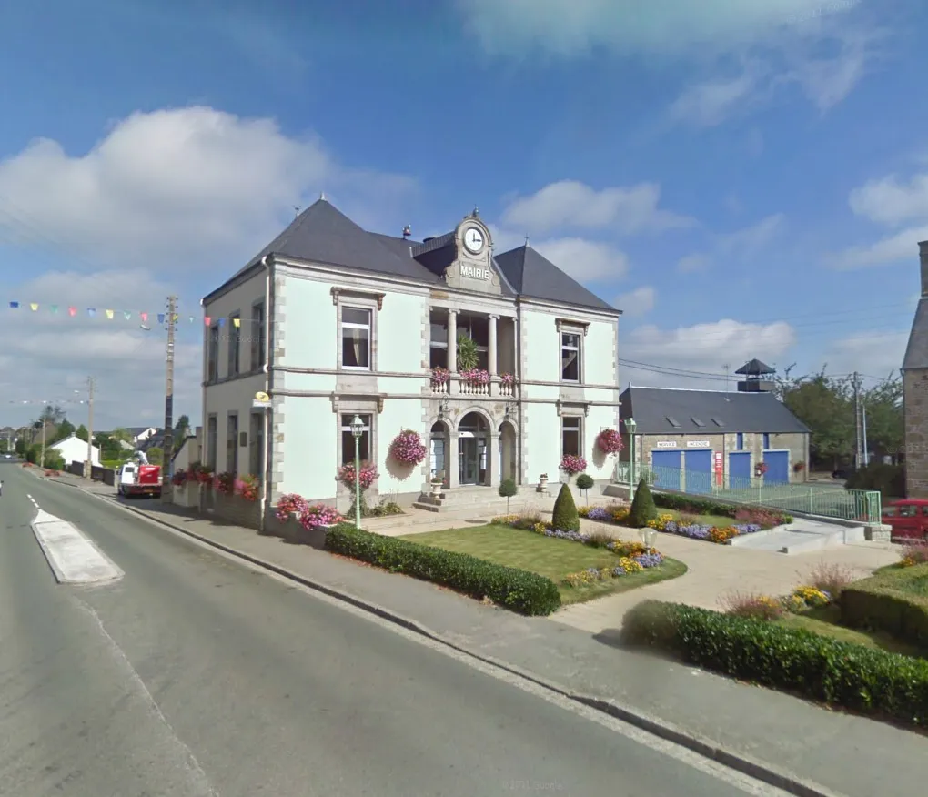 Mairie de Landivy, Mayenne.