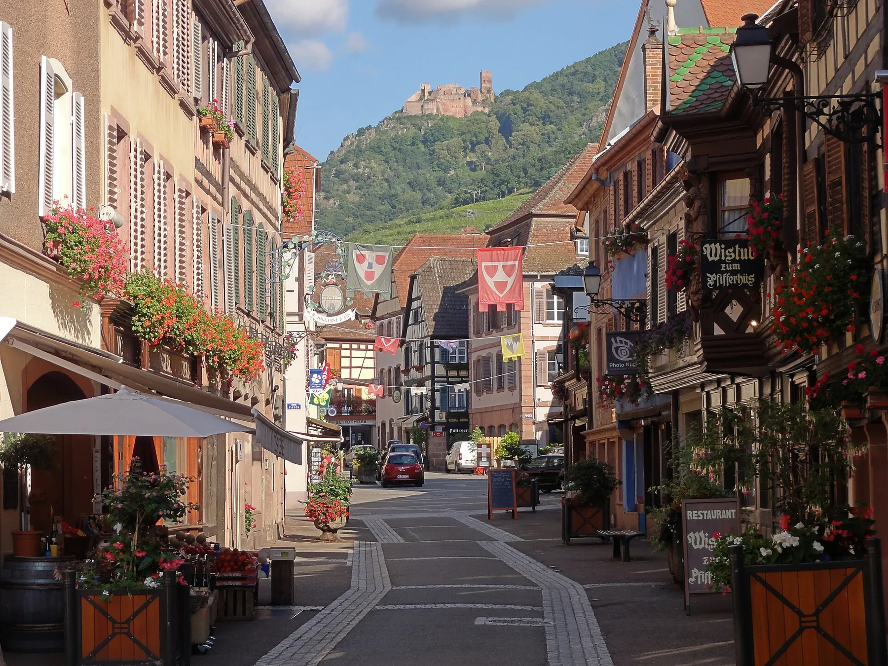 Alsace, Haut-Rhin, Ribeauvillé, Grand’Rue.