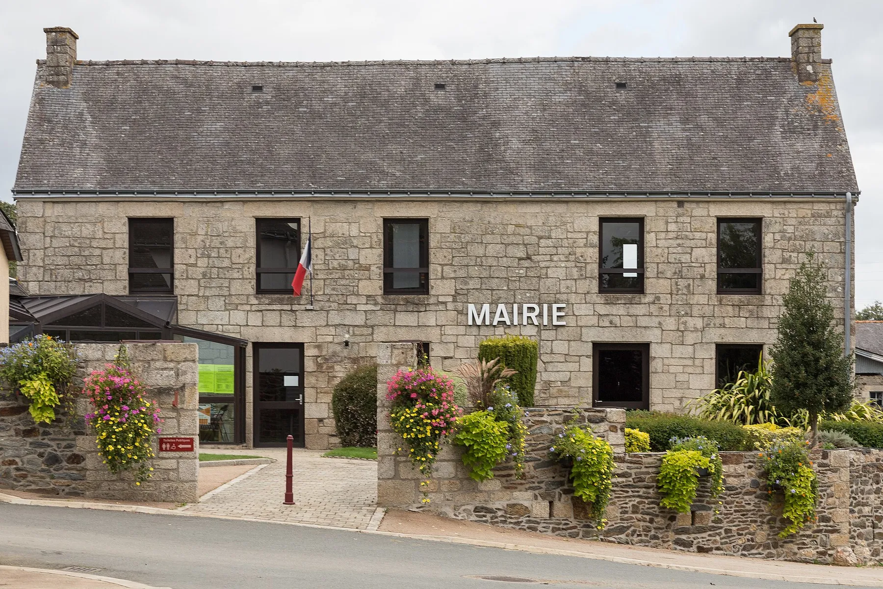 Town hall of Saint-Gérand.