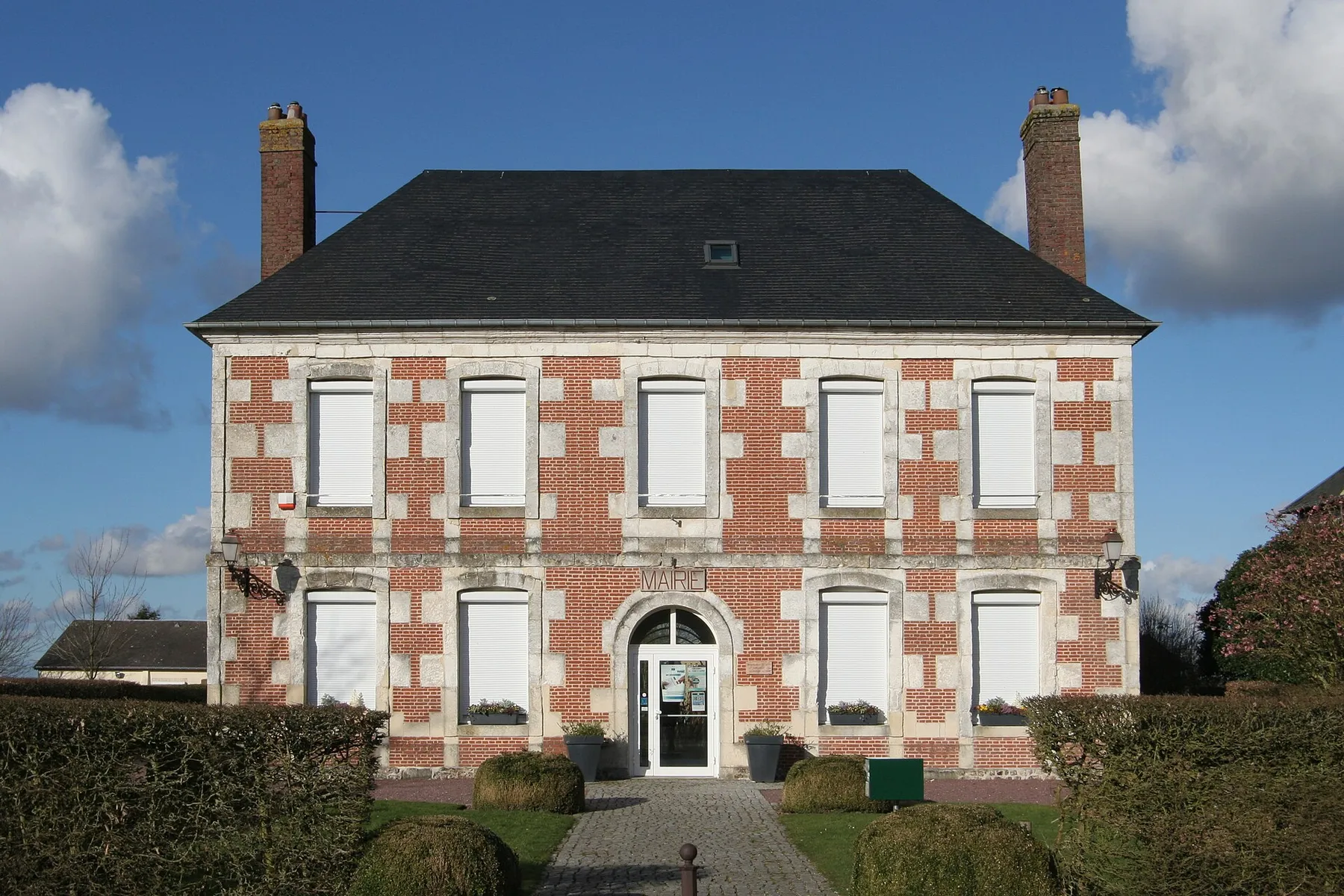 Mairie de Saint-Jean-de-Folleville.