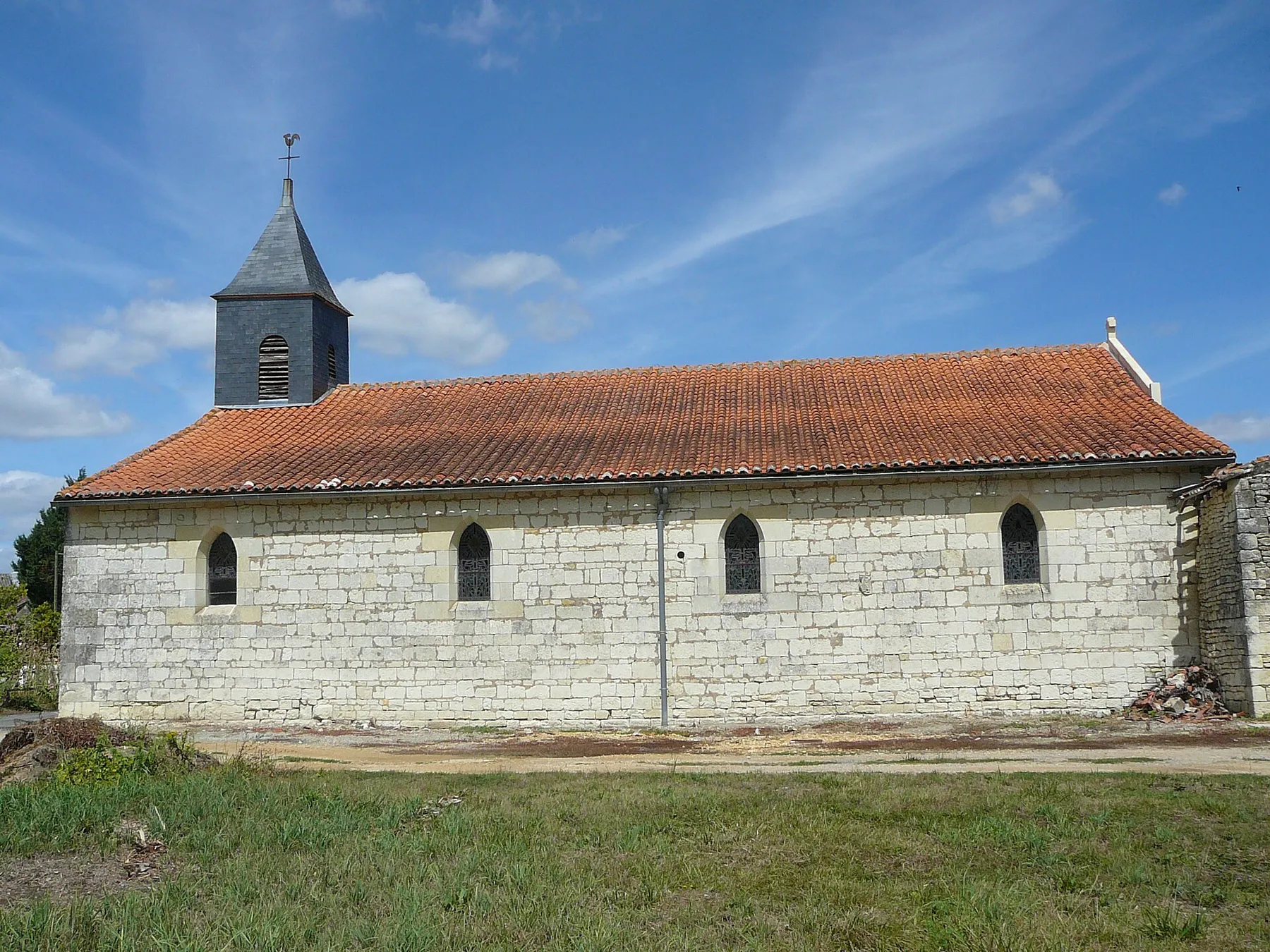 Photo prise sur place ; Le choeur étant à droite sur la photo.