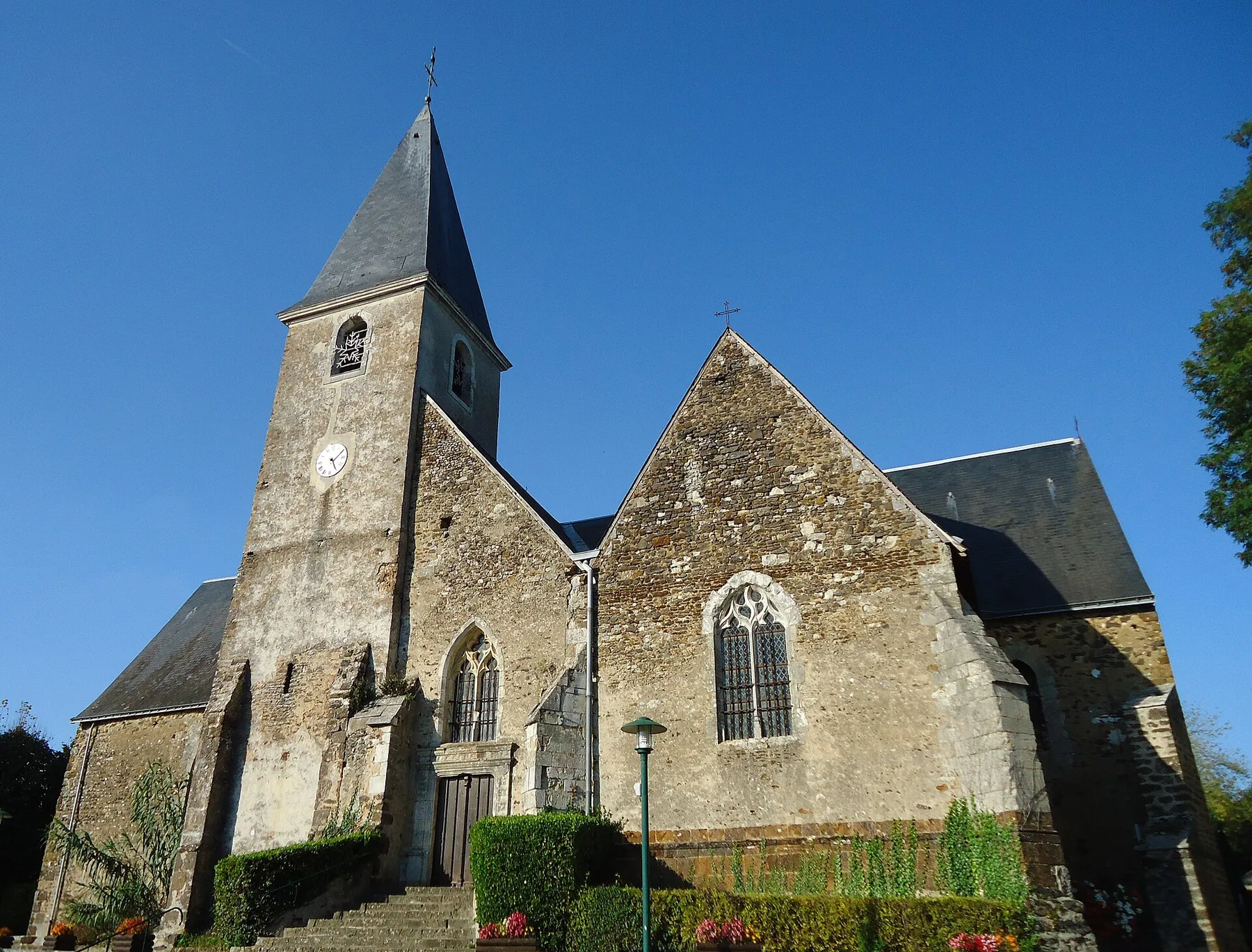 Vue sud - Eglise Saint-Médard - Saint-mars-d'Outillé - Sarthe (72)