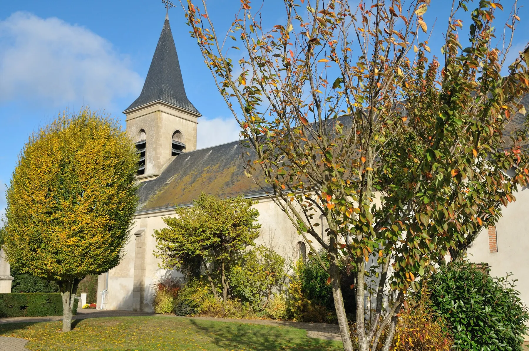 Église Saint-Martin, Saint-Martin-sur-Ocre, Loiret, France