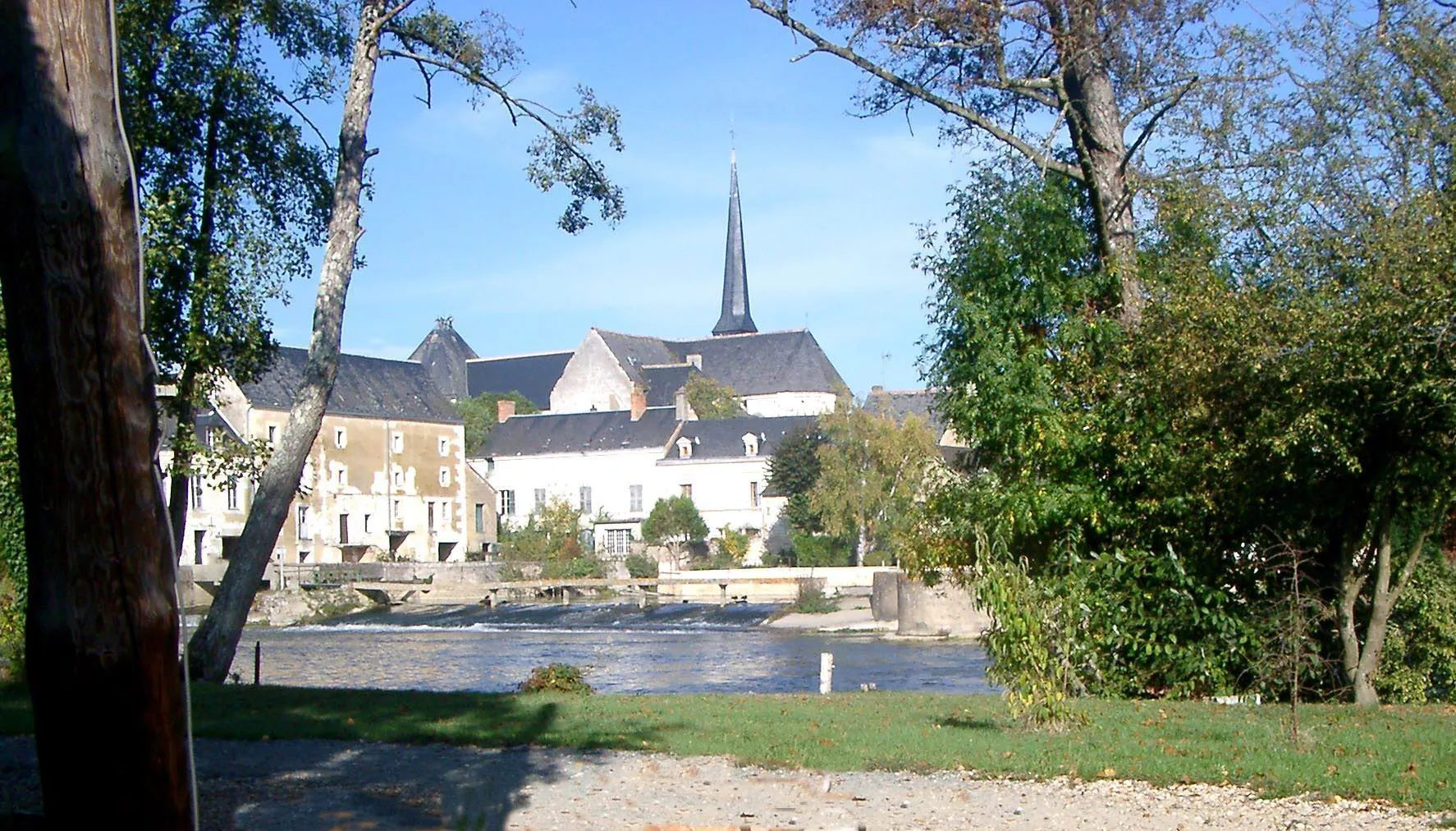 barrage sur le loir, moulin et eglise